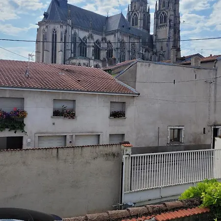 Au Pied De La Basilique De Saint Nicolas De Port Exterior photo